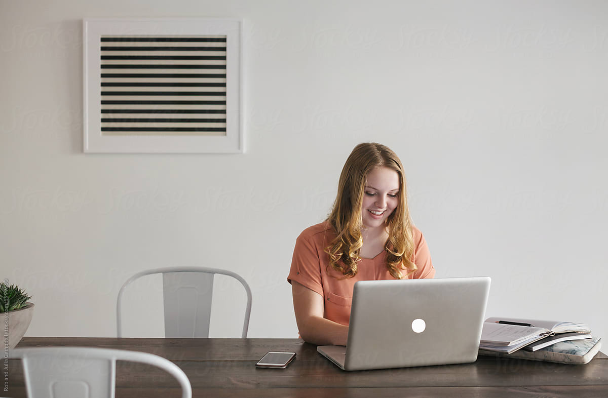 Mức thu nhập từ nghề freelancer có thể gấp nhiều lần so với công việc văn phòng cố định
