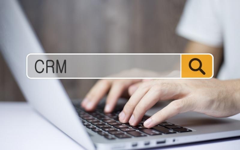  CRM là phần mềm được sử dụng để tự động quản lý các quan hệ khách hàng 