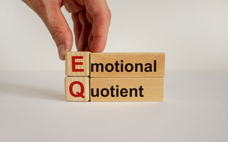 EQ là khái niệm chỉ sự thông minh về cảm xúc của con người